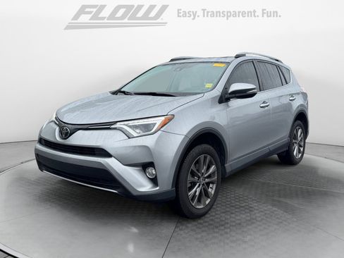 Used 2018 Toyota RAV4 Limited FWD image 3