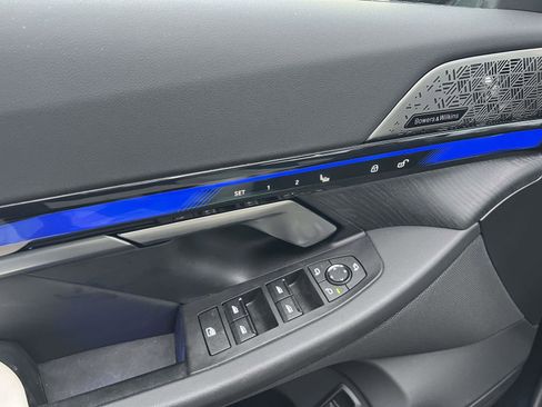 Used 2024 BMW 540i xDrive w/ Premium Package image 16