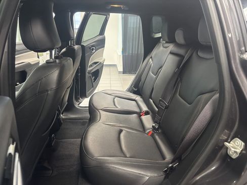 Used 2024 Jeep Compass Limited image 25