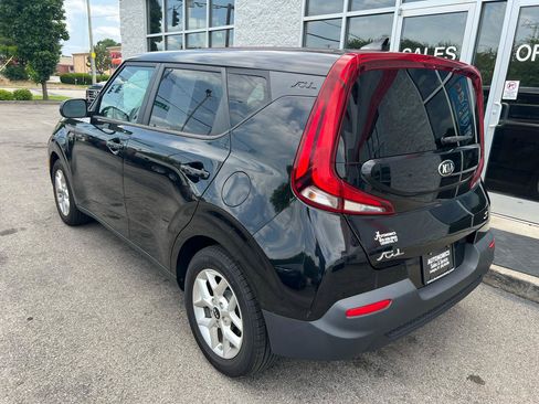 Used 2021 Kia Soul S FWD image 5