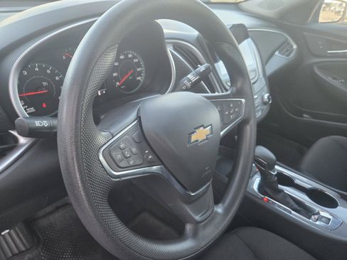 Used 2024 Chevrolet Malibu LT FWD image 10