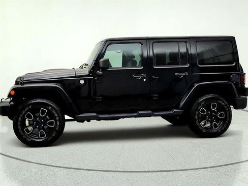 Used 2018 Jeep Wrangler Unlimited Sahara AWD/4WD image 8
