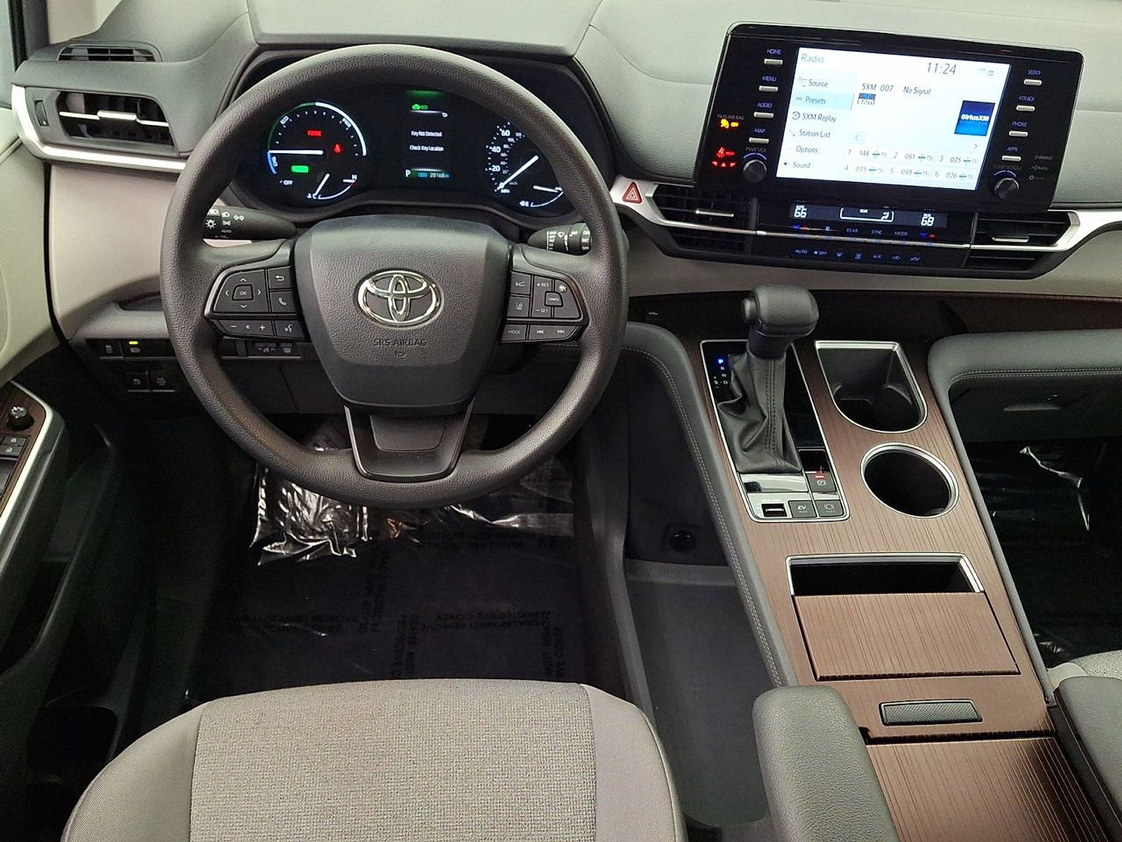 Used 2024 Toyota Sienna LE FWD image 24