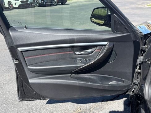 Used 2018 BMW 330i xDrive Sedan AWD/4WD image 9