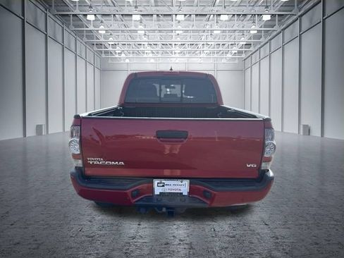 Used 2015 Toyota Tacoma 4x4 Double Cab w/ TRD Sport Package image 4