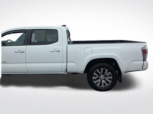 Used 2021 Toyota Tacoma Limited image 3