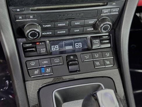 Used 2019 Porsche 911 Turbo image 18