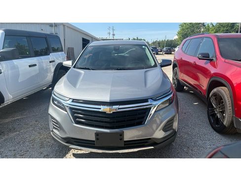 Used 2023 Chevrolet Equinox LT FWD image 2