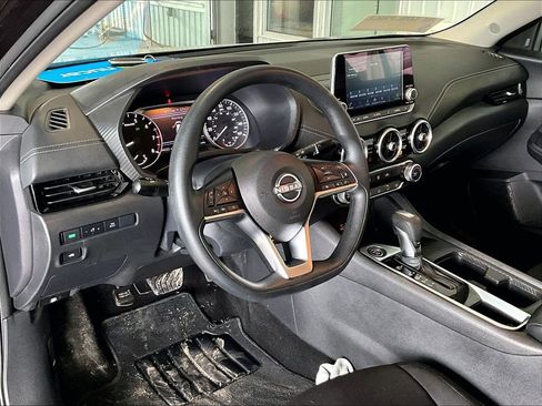 Used 2024 Nissan Sentra SV image 8