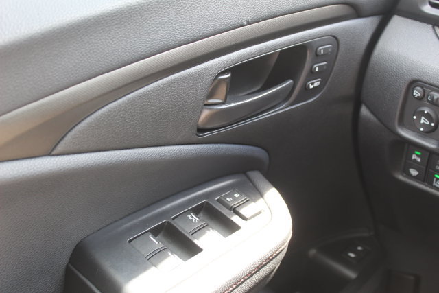 Used 2025 Honda Passport TrailSport image 23