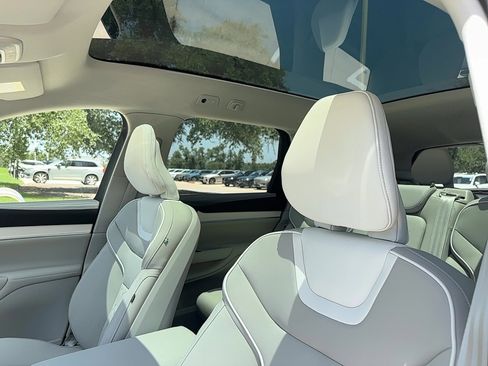 Used 2025 Volvo EX90 Ultra image 14