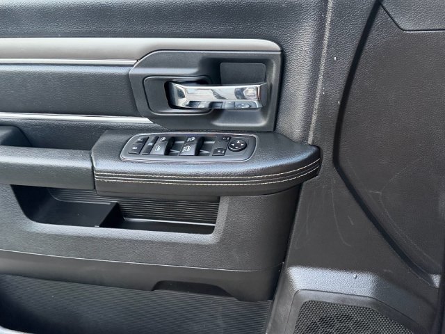 Used 2021 RAM 1500 Classic SLT RWD image 21