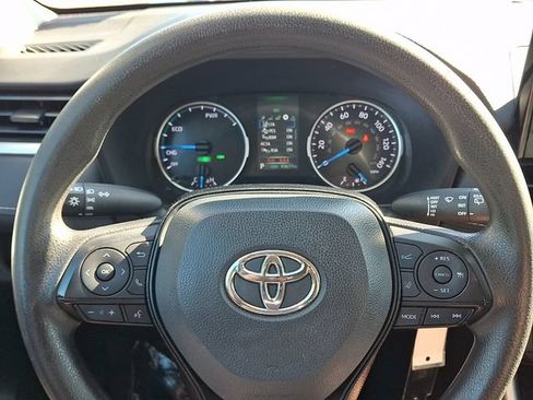 Certified 2021 Toyota RAV4 LE AWD/4WD image 18