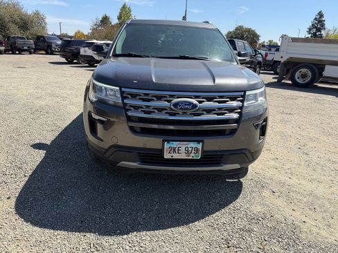 Used 2018 Ford Explorer XLT w/ Equipment Group 202A AWD/4WD image 8