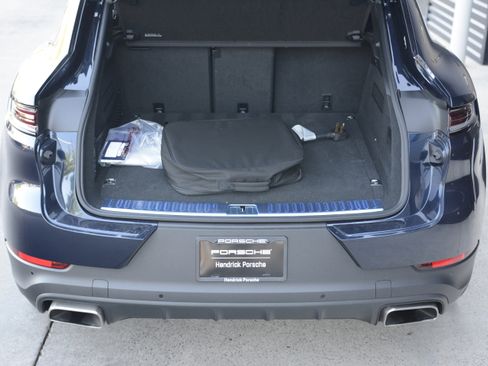 Certified 2025 Porsche Cayenne E-Hybrid Coupe AWD/4WD image 28
