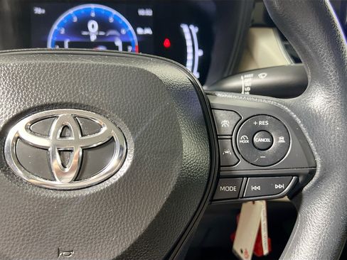 Used 2026 Toyota Corolla LE FWD image 19