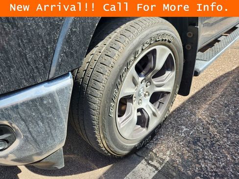 Used 2019 RAM 1500 Laramie AWD/4WD image 7