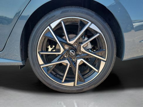 New 2025 Nissan Sentra SR image 6