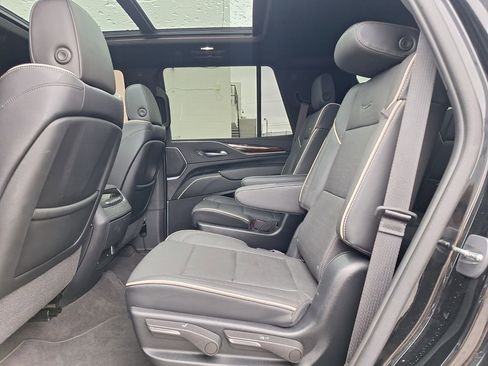 Certified 2023 Cadillac Escalade Premium Luxury image 12