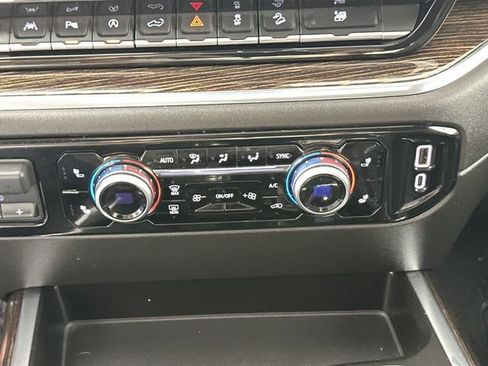 Used 2024 GMC Sierra 1500 Elevation w/ Elevation Premium Package AWD/4WD image 14