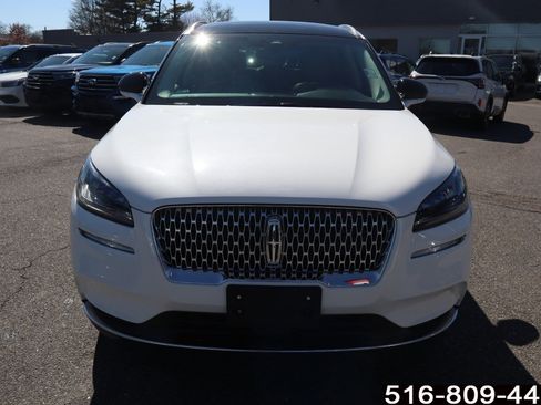 Used 2022 Lincoln Corsair AWD w/ Premium Package image 2