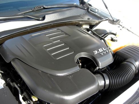 Used 2014 Chrysler 300 image 21