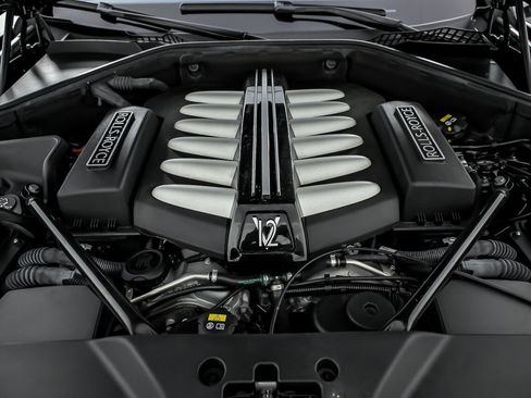 Used 2020 Rolls-Royce Ghost RWD image 17