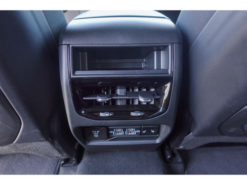 Used 2025 Jeep Grand Cherokee Limited w/ Luxury Tech Group II AWD/4WD image 24