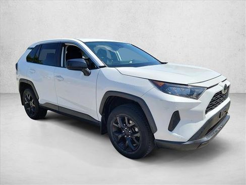 Used 2022 Toyota RAV4 LE AWD/4WD image 3