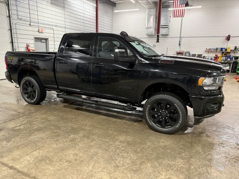 Certified 2024 RAM 2500 Big Horn w/ Night Edition AWD/4WD image 4