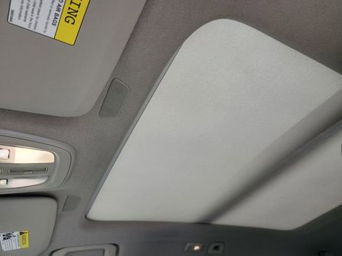 Used 2025 Volvo XC40 B5 Ultra w/ Climate Package image 27