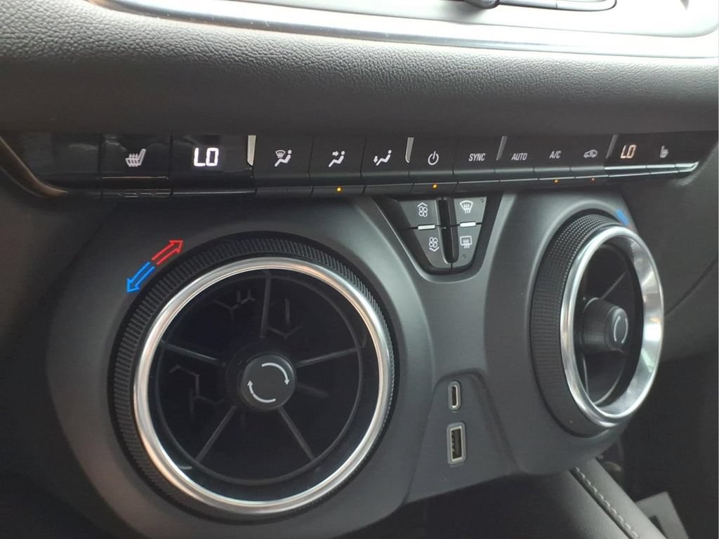 Used 2023 Chevrolet Blazer LT AWD/4WD image 15