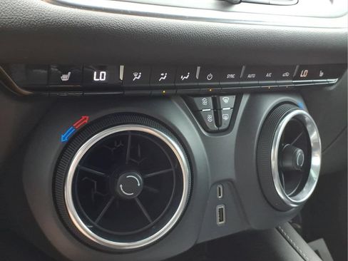 Used 2023 Chevrolet Blazer LT AWD/4WD image 15