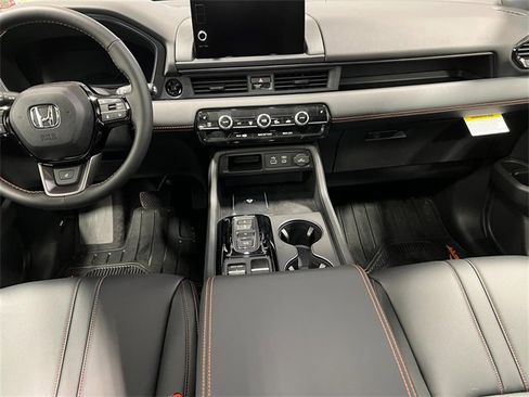 New 2025 Honda Pilot TrailSport image 17