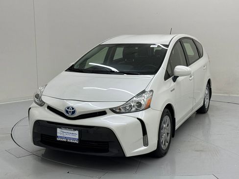 Used 2017 Toyota Prius V Four FWD image 1