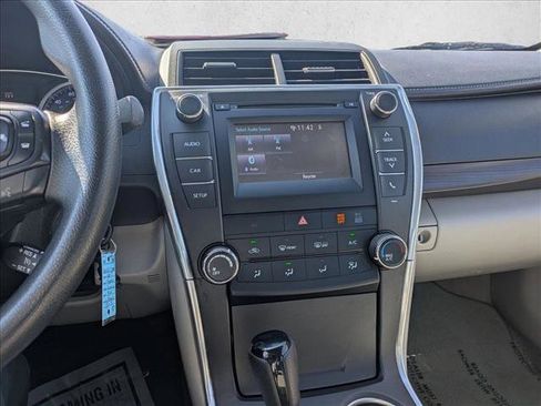 Used 2017 Toyota Camry LE image 12