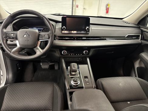 Used 2022 Mitsubishi Outlander ES FWD image 26