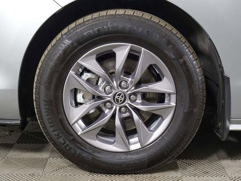 Used 2023 Toyota Sienna XLE w/ XLE Plus Package image 25