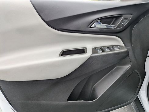 Used 2023 Chevrolet Equinox LT image 14