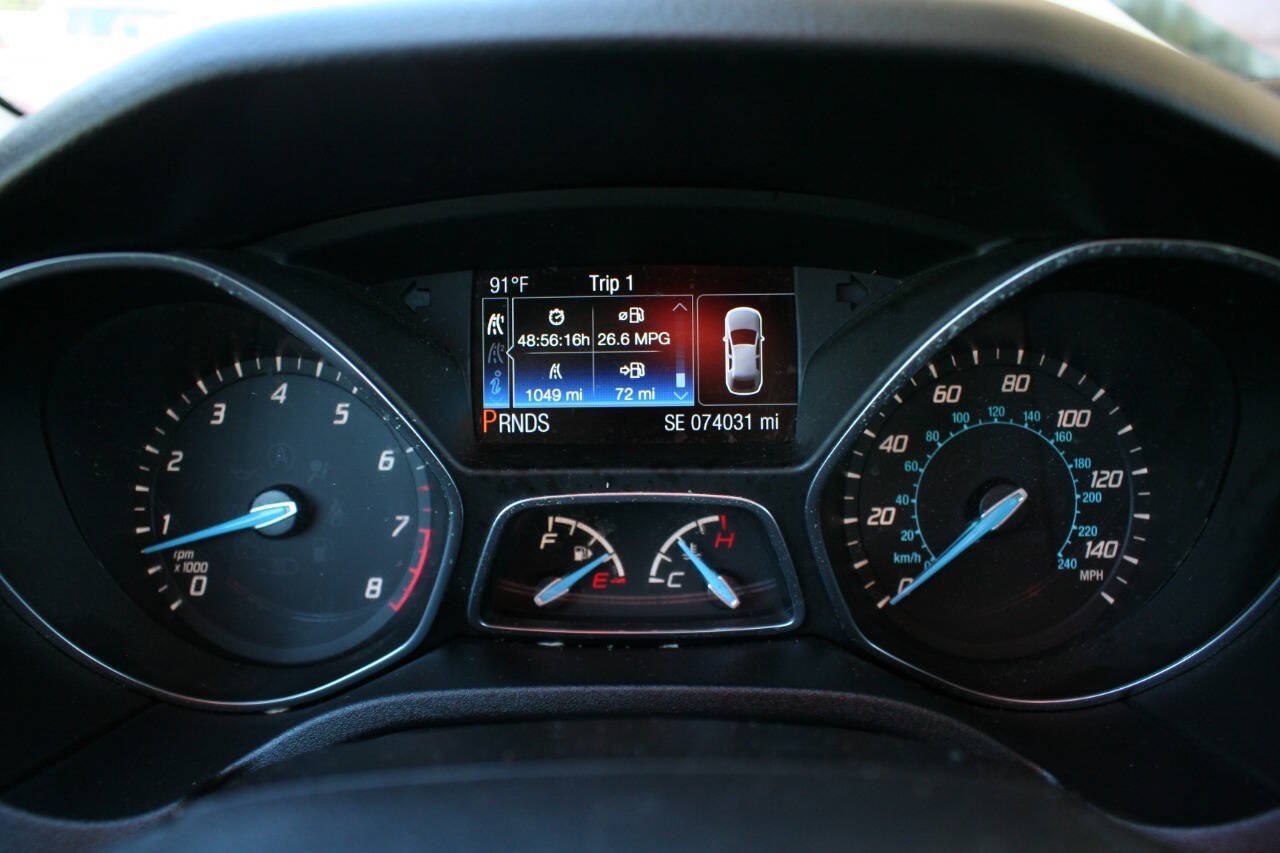 Used 2014 Ford Focus SE w/ Equipment Group 201A FWD image 19
