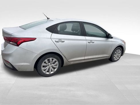 Used 2022 Hyundai Accent SE image 11