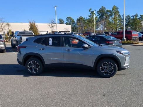 New 2026 Chevrolet Trax LT w/ Driver Confidence Package image 4