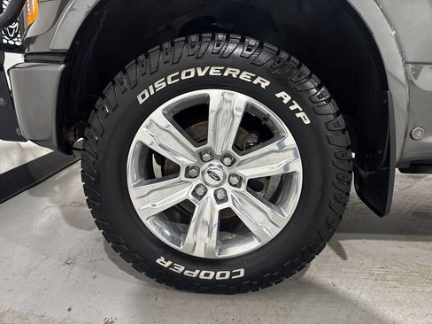 Used 2015 Ford F150 Platinum w/ Equipment Group 701A Luxury image 8