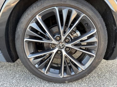 Used 2024 Toyota Prius Limited image 11