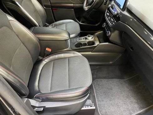 Used 2025 Ford Escape ST-Line image 25