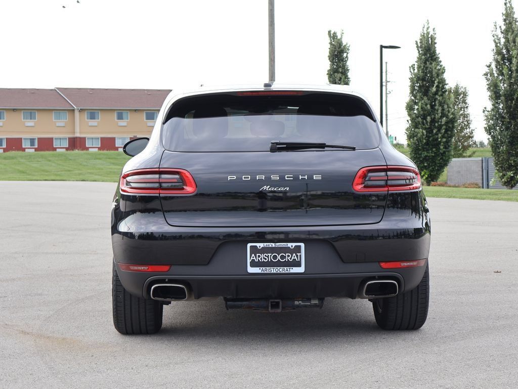 Used 2018 Porsche Macan AWD/4WD image 6