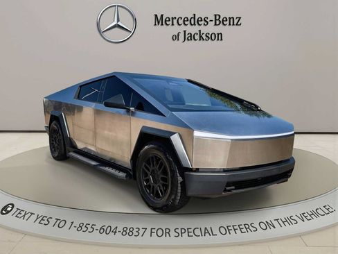 Used 2024 Tesla Cybertruck Cyberbeast AWD/4WD image 7