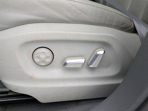 Used 2015 Audi Q5 2.0T Premium Plus w/ Technology Package image 16