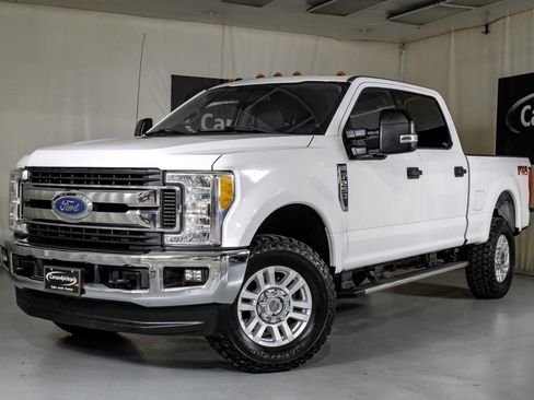 Used 2017 Ford F250 XLT w/ XLT Value Package AWD/4WD image 4