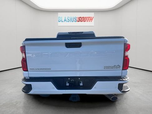 Used 2023 Chevrolet Silverado 2500 High Country image 5
